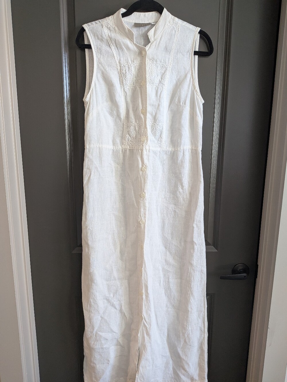 Sleeveless Lagenlook White Button-Front Linen Maxi Dress Embroidered
